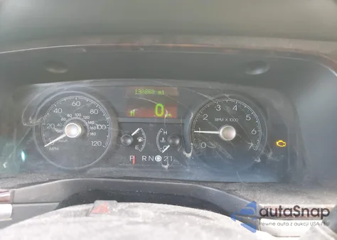 2010 Lincoln Town Car Signature Limited from USA, damaged, VIN 2LNBL8CV2AX627982